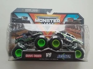 Monster Jam Grave Digger Vs Avenger 1:64 Scale Series 25 True Metal Real Trucks - Bild 1 von 4