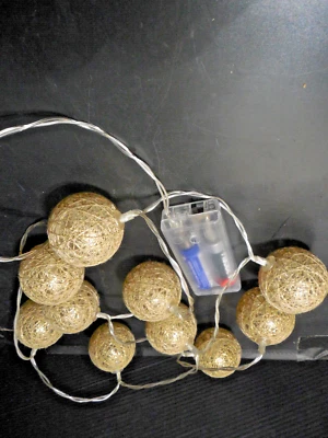 Lichterkette 10 LED --  gold Dekokugeln Batteriebetrieb Gesamtlänge - ca.1,2m - Bild 1 von 2