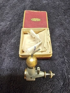 Hungarian VT-11 .25cc Model Airplane Engine - Picture 1 of 5