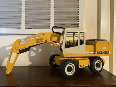 Bruder Excavator Broken / Missing Parts  - Image 1 of 4