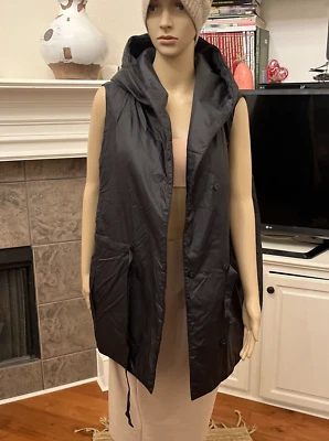 NUEVO CON ETIQUETAS Chaleco con Capucha Eileen Fisher Negro EGGSHELL NAILON RECICLADO Talla L Precio de venta sugerido por el fabricante $248 Foto 1 de 4