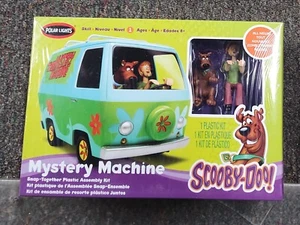 1/25 Polar Lights 901: Scooby Doo Mystery Machine SNAP PLASTIC MODEL KIT CAR NIB - Picture 1 of 2