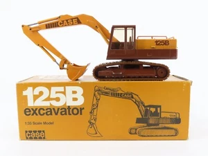 1:35 Scale Die-Cast Conrad 2965 Case 125B Excavator - Picture 1 of 9
