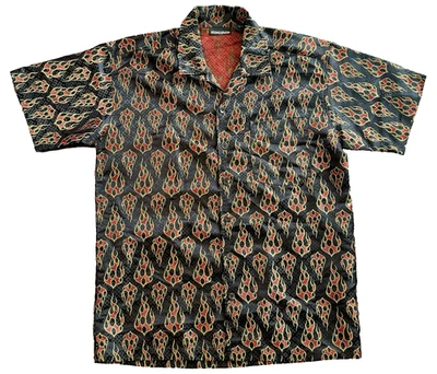 Camisa vintage 2001 ODO para hombre mediana roja/negra llama manga corta abotonada Foto 1 de 4