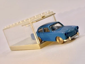 Legoš„Vintage 1961 Volkswagen VW 1500 Type 3 Notchback & Garageš„1:87 HO Scale - Picture 1 of 19