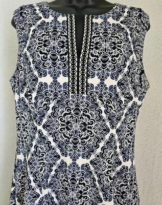 Vestido Maggy L para mujer talla 12 sin mangas cuello en V hasta la rodilla Foto 1 de 4