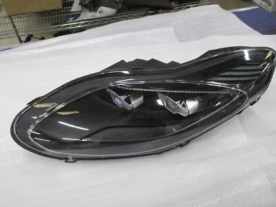 ЛЕВАЯ ПЕРЕДНЯЯ ФАРА ASTON MARTIN DBS - Изображение 1 из 4