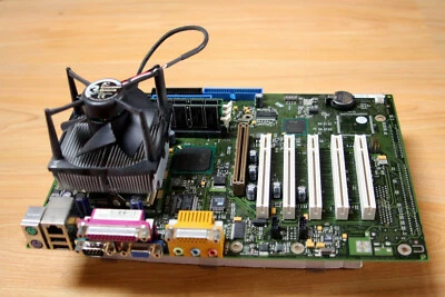 FSC D1219-A32 GS4  + Intel Pentium III-S 1400 MHz + 512 MB RAM + CopperSilent 3 - Bild 1 von 4