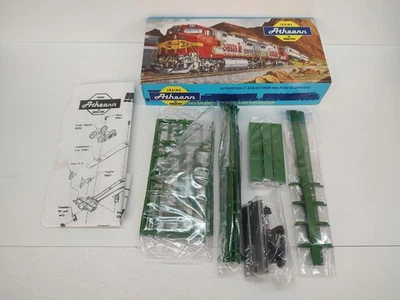 Athearn HO Impack Intermodal Burlington Northern 5561 Blue Box Kit Unassembled - Image 1 of 4