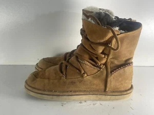 UGG Unisex Stiefel Größe 7,5 (40) gebraucht braun Wildlederimitat Schnürung Kunstfell gefüttert -E36 - Bild 1 von 7