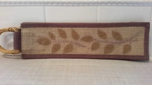 Cubierta/bolsa para botella de vino arpillera textil beige asas de madera nueva sin etiquetas - Imagen 1 de 4