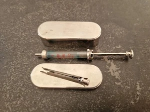 Vintage Syringe Kit. Glass Syringe, Plunger, Needle, Case. Exactly As In Photos - Picture 1 of 5