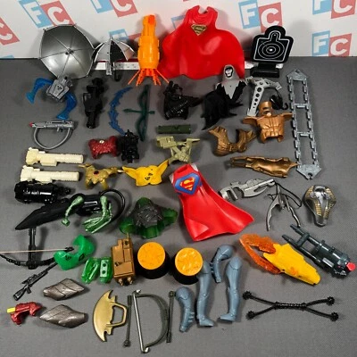 Kenner Hasbro Figura Armas Misiles Accesorio Lote 54 Superman Batman Armadura Gorra Foto 1 de 4