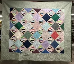 Contemporary Amish Hand Crafted Fan Multi-Color Top/Mint Backing Quilt 82 x 94 - Picture 1 of 5