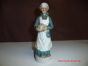Old Woman Ceramic Statue Carrying A Pumpkin, 6 3/4" Tall - Picture 1 of 5