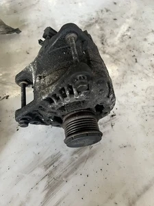 VW T5 TRANSPORTER 2007 1.9 TDI ALTERNATOR - Picture 1 of 3