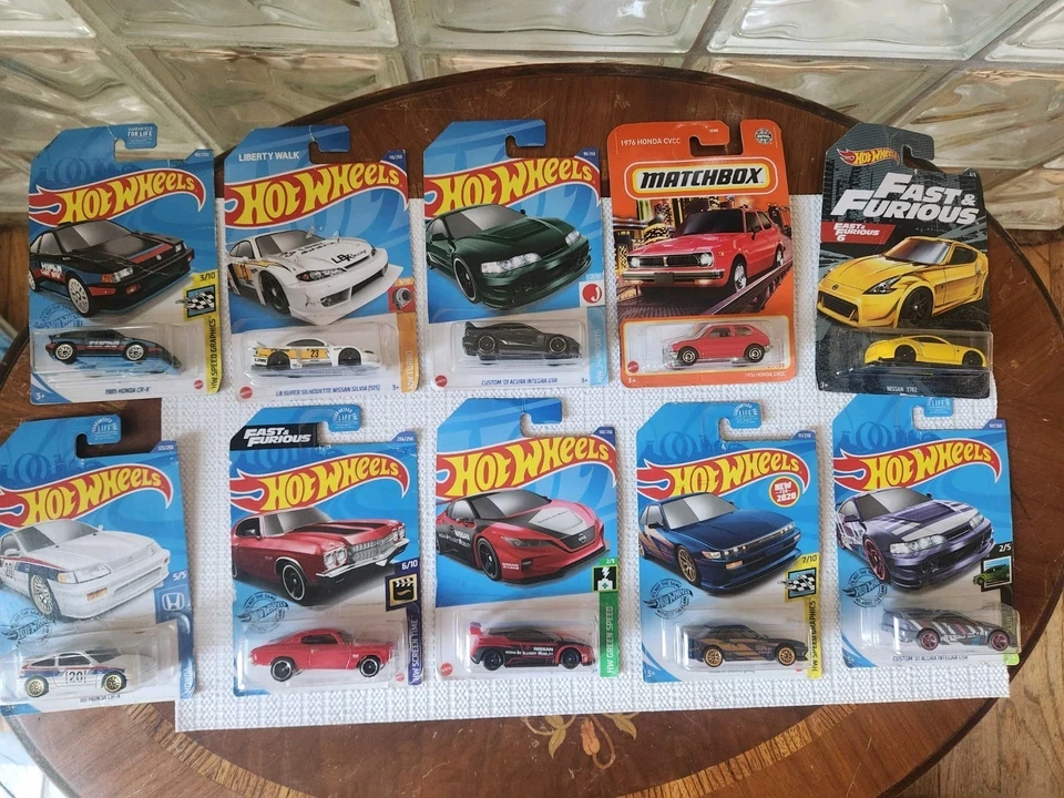 a Lot Of 9 Hotwheels + 1 Matchbox 2017  & 2021 See DESCRIPTION For Vehicles  - Image 1 of 4