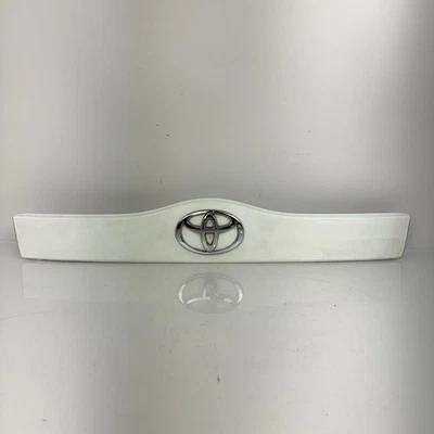 Toyota Prius 2004 2005-2009 puerta trasera puerta levadiza moldura manija adorno blanco OEM Foto 1 de 4