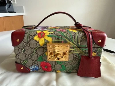 Estuche de Joyería de Viaje Gucci Floral GG Savoy con Correa Desmontable de Viaje Foto 1 de 4