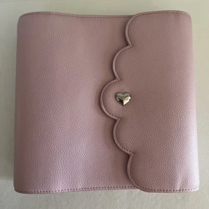 ANILLOS AURA ESTELLE CLOUD PLANNER A6 ANCHO 35 MM Cuarzo Rosa con Herrajes Plateados NUEVO - Imagen 1 de 14