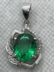 BEAUTIFUL Solid 13K White Gold Created Green Tourmaline & Diamonds Charm Pendant - Picture 1 of 20