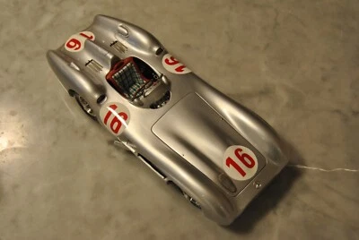 CMC 1/18 MERCEDES-BENZ W 196 R - MILLE-MIGLIA-VICTOR 1955 - Immagine 1 di 4