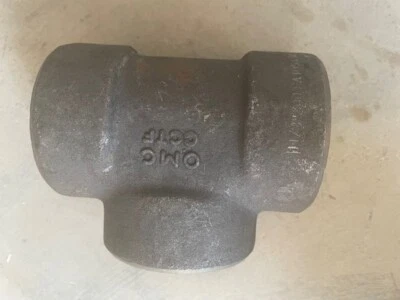 3- 1 1/2" Pipe Fitting Threaded tees Forged Carbon Steel 3000#  1 1/2" NPT  - Image 1 of 2