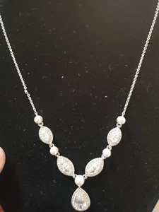 Nadri Crystal & Faux Pearl Pendant Necklace Z24 - Picture 1 of 3