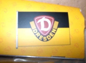 DYNAMO DRESDEN Fahne LOGO ca. 120 x 80 cm mit Durchzug NEU,Lizenz,Rarität - Bild 1 von 1