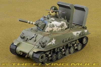 Forces of Valor 1:32 M4(105) HVSS Sherman US Army 711th Tank Btn #6 w/Deep - Image 1 of 4