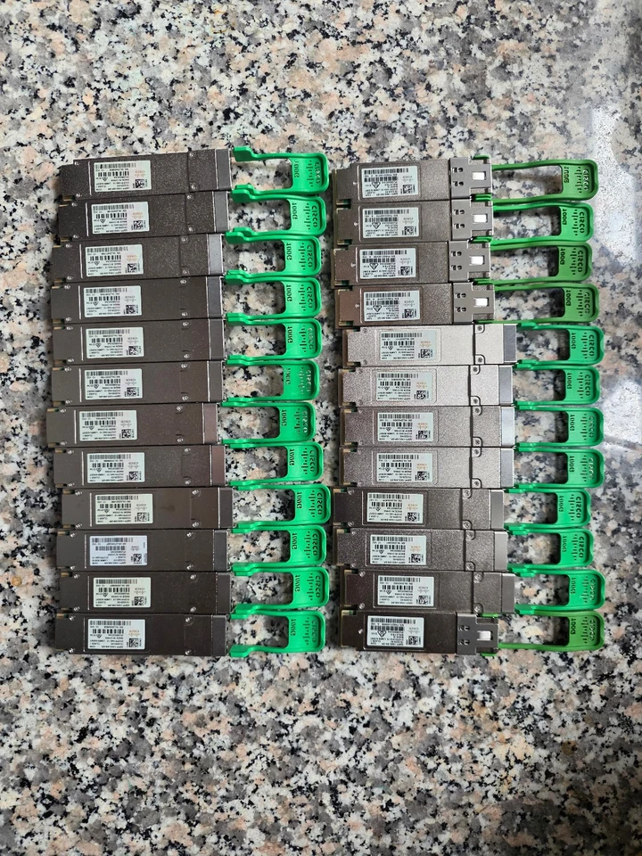 Lot 24 x USED Cisco QSFP-100G-SM-SR PN: 10-3220-02 100GBASE Transceiver Module - Image 1 of 1