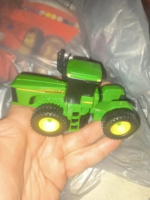 1:64 John Deere 9620R Tractor Articulated 4WD  - Image 1 of 4