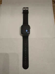 Apple Watch SE (2.ª generación) 40 mm carcasa de aluminio plateado - Imagen 1 de 5
