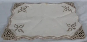 RARE! LOVELY VTG SET OF 12 LINEN PLACEMATS EMBROIDERED WITH LACE 18' X 12" NEW - Picture 1 of 4