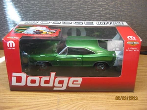 1/18 1969 DODGE DAYTONA ANODIZED BRIGHT GREEN METALLIC WITH WHITE WING - Picture 1 of 19