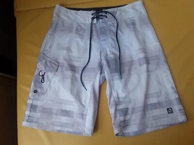 (№ 2456) REEF talla M HOMBRE tabla elástica pantalones cortos surf traje de baño yate océano 1 Foto 1 de 4