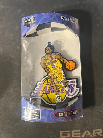 1998 Heroes of the Locker Room Player Key Ring Kobe Bryant Los Angeles Lakers Cover