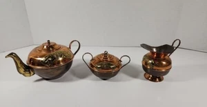 LOT OF 3 VINTAGE METAL COPPER & GOLD TONE MINI TEAPOT POT SET - Picture 1 of 22