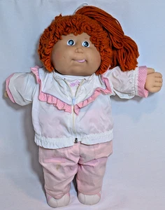 Vintage 1986 Cabbage Patch Kind mit Zunge raus orange Haare grüne Augen rosa Outfit - Bild 1 von 12