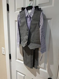 Van Heusen 4-teiliges Set Quiet Shade Young Man Kleid Set Größe 6 neu mit Etikett #3 - Bild 1 von 6