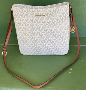 Borsa a tracolla piccola da viaggio Michael Kors Jet Set borsa messenger borsetta-Lt crema - Foto 1 di 8