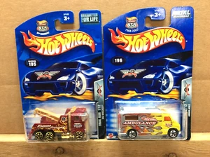HOT WHEELS 2003 FINAL RUN "LOT OF 2" RIG WRECKER & AMBULANCE - Picture 1 of 4