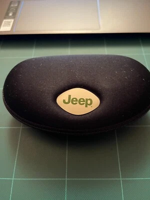 JEEP OCCHIALI DA SOLE IN CUSTODIA ORIGINALE MARCATA JEEP NUOVI - Immagine 1 di 4
