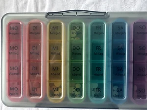 Zoksi Tabletten- Pillenbox 7 tage 4 fächer groß wasserfest Klippverschluß groß - Picture 1 of 7