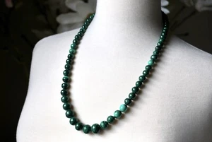Cool Vintage green natural Malachite slighlty graduated bead Necklace 20” long - Picture 1 of 4