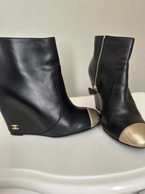 $1899 Chanel Botines Botas Cuñas Negro Oro Puntera 36 Foto 1 de 4