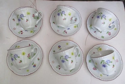 Tazas y platillos Johnson Brothers Old English FLEURETTE **6 disponibles** Foto 1 de 4