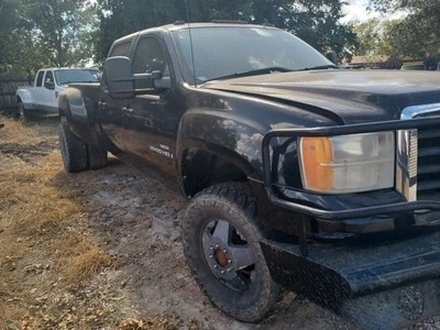 (LOCAL PICKUP ONLY) Radiator Fits 06-10 SIERRA 2500 PICKUP 571974 - Image 1 of 4