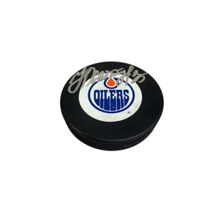 NIKOLAI KHABIBULIN Signed Edmonton Oilers Puck (Exact Photo Shown) - 00430 - Picture 1 of 2