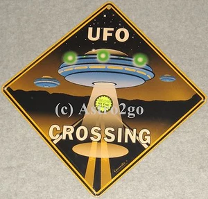 UFO CROSSING--Crosswalks Metal 12 X 12 Aliens UFO Roswell E.T. Glow Street Sign - Picture 1 of 1
